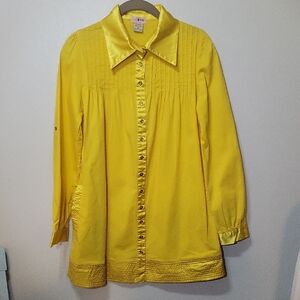 BOA Vibrant Yellow Tunic Style Button Top Size M